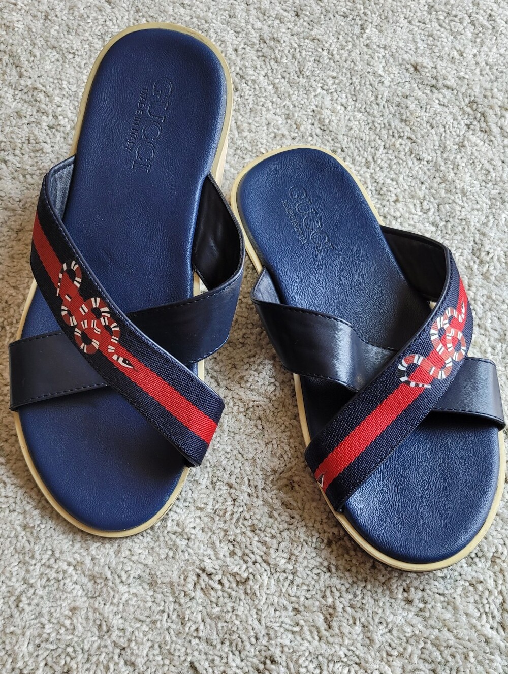 Gucci Navy Leather Sandals Red Accents & Snake Emblem Very Good Condition - Picture 7 of 7